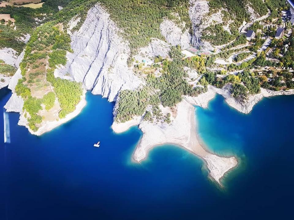 Au Paradis Des Grillons Espinasses Экстерьер фото