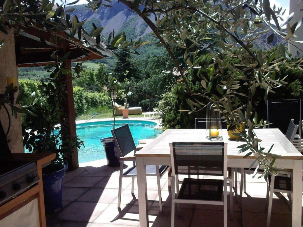 Au Paradis Des Grillons Espinasses Экстерьер фото